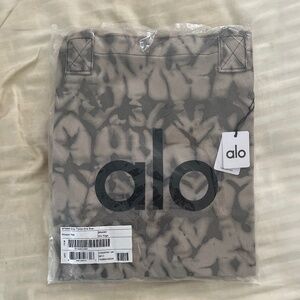 Alo yoga shopper tote